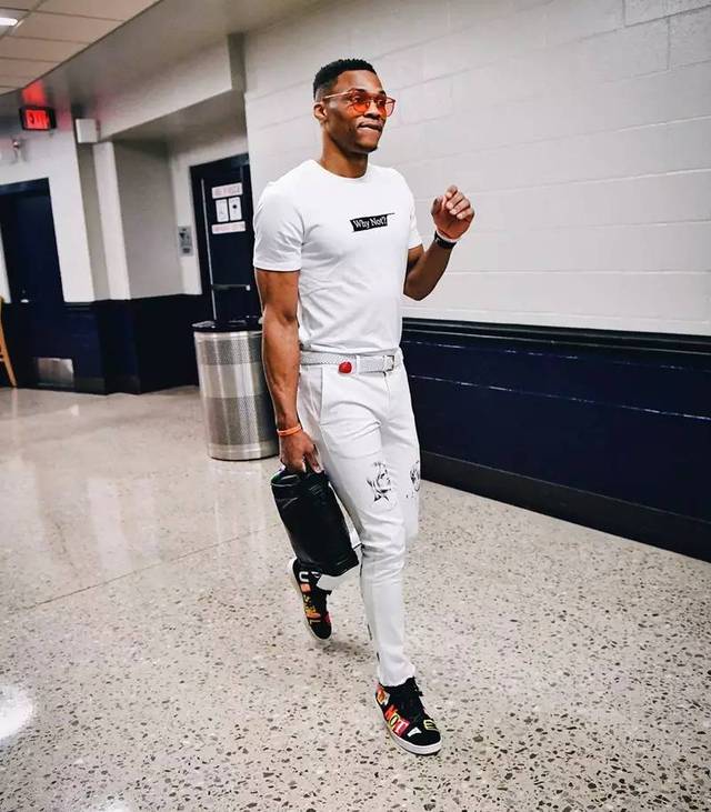 强者不是没 强者不是没